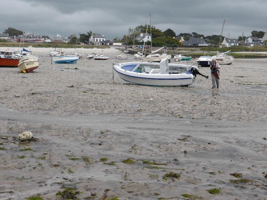 Profitant de la marée basse, nous tirons droit à Porspaul