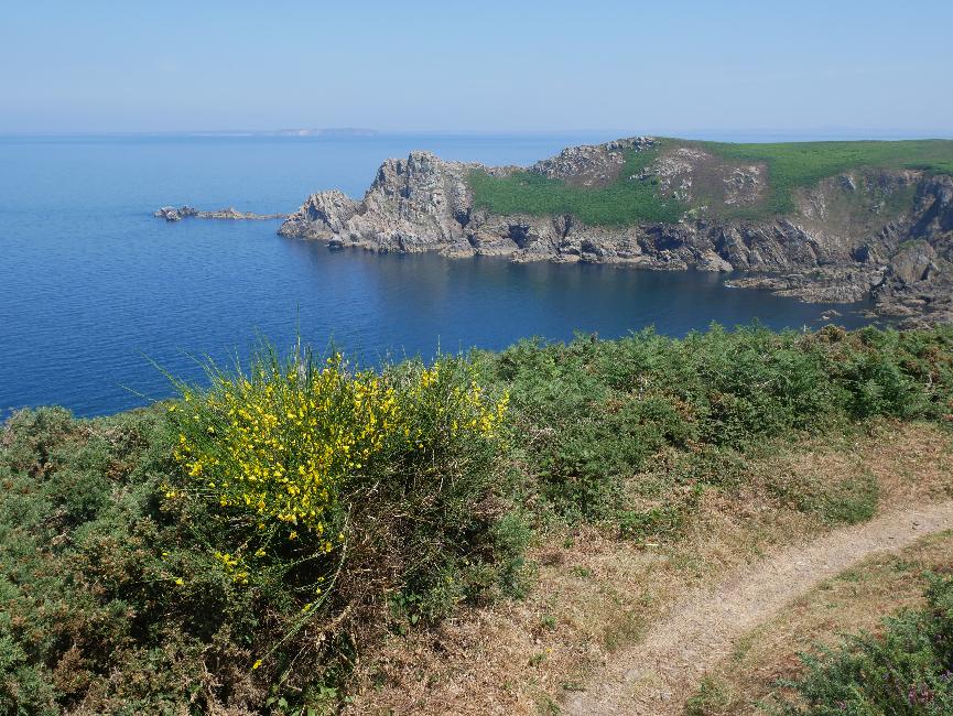 Entre la pointe de Kerhano et la pointe de Penharn; vue vers la pointe de Penharn