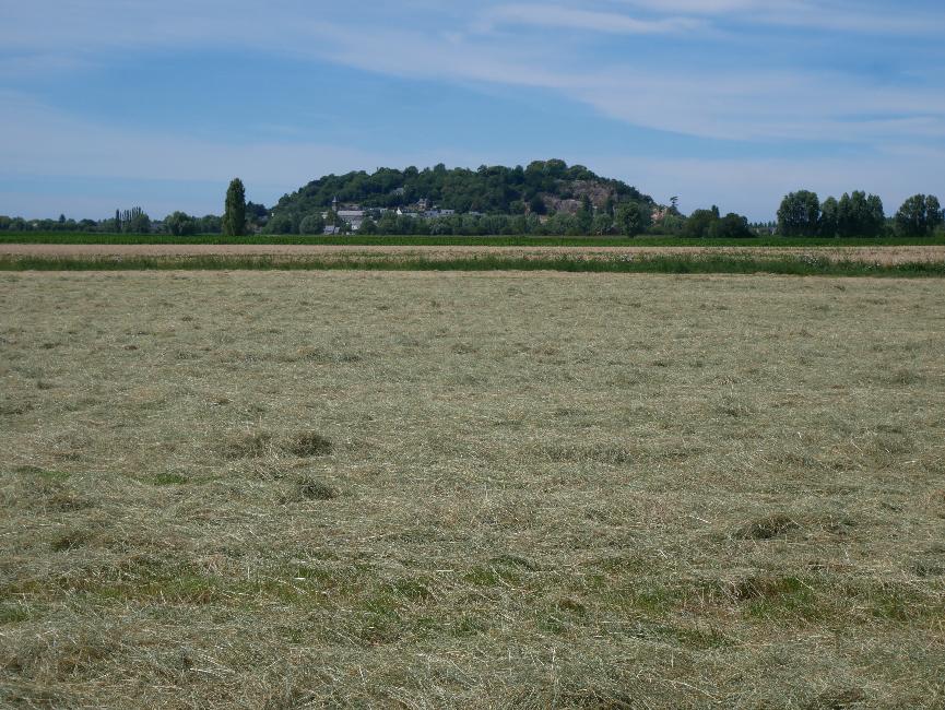 Le pont Labbat ; vue vers le mont Dol