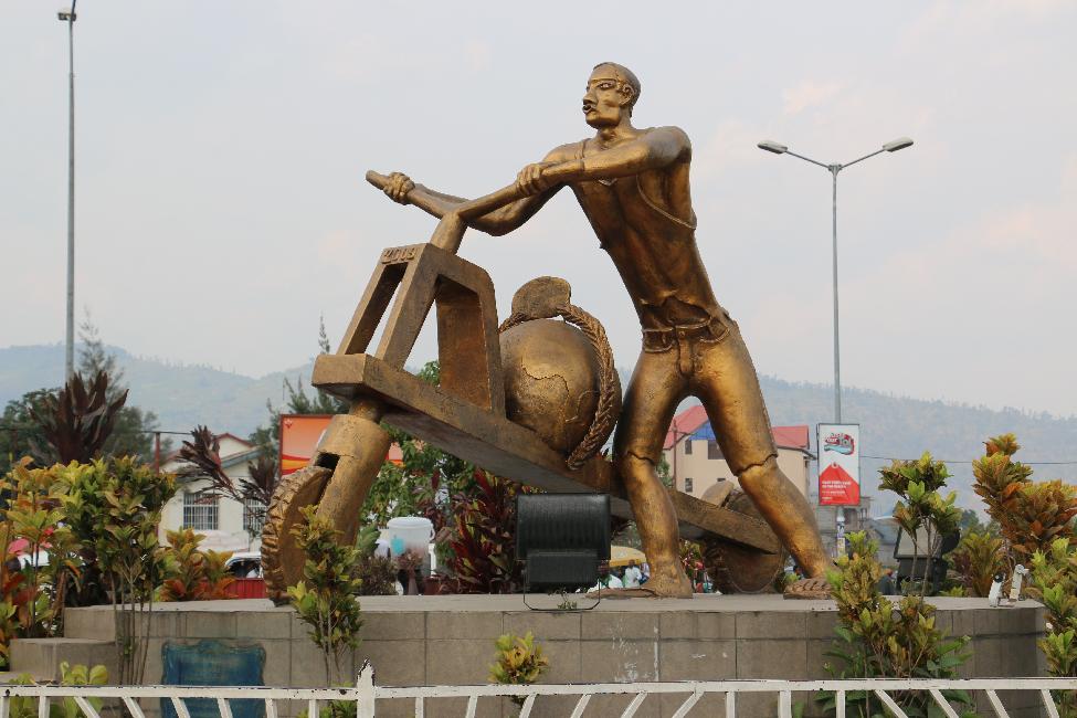 Monument à la gloire du tshukudu