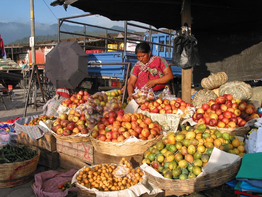 Etal de fruits sur le marché
