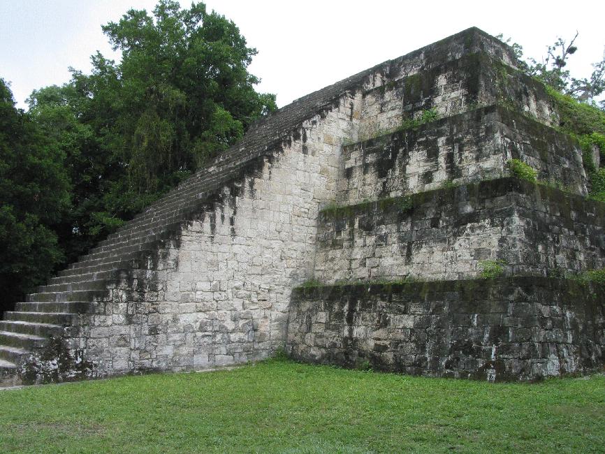 L'une des pyramide jumelle du complexe Q