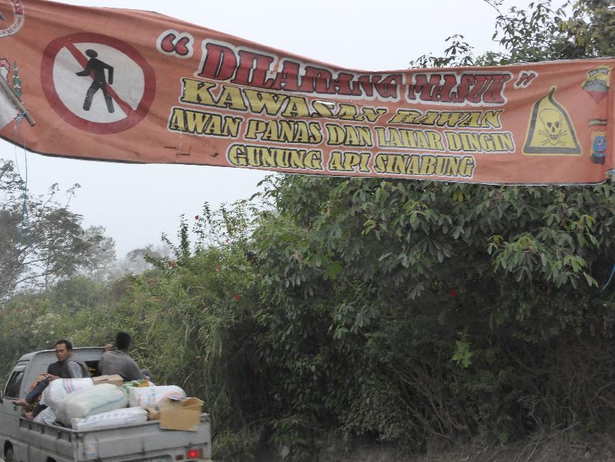 Banderolle marquant la limite de la zone d'exclusion