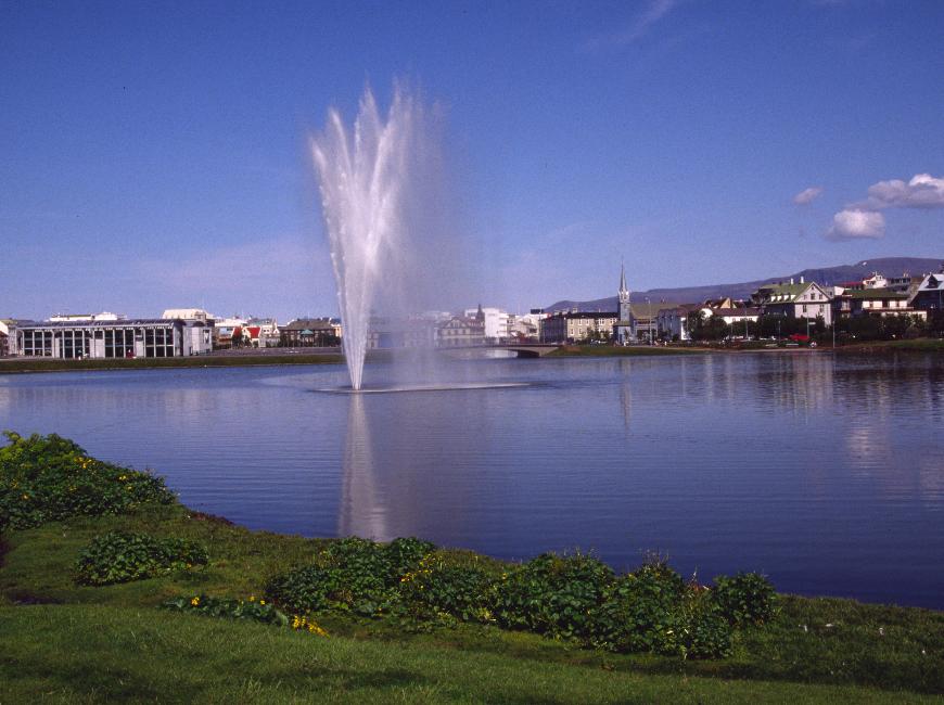 Le lac Tjornin, en plein centre ville 
